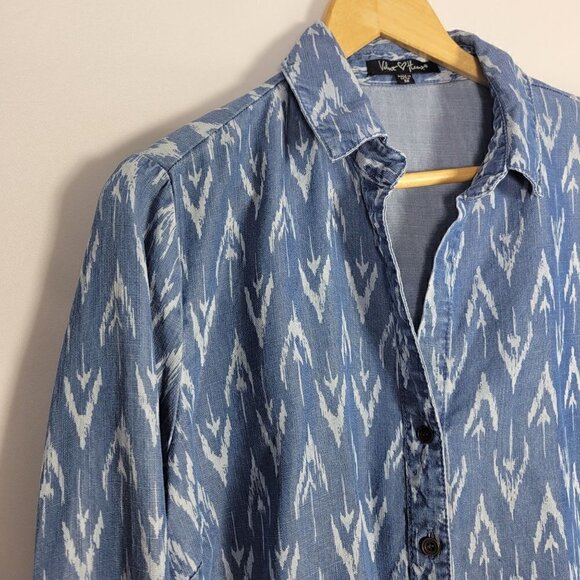 Velvet Heart Women's Chambray Button Down Denim Top With White Pattern Size M - Picture 2 of 13
